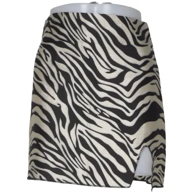 Skirt (Black, Beige) from Shekou