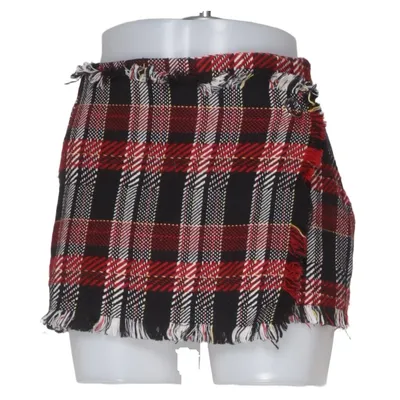 Kjol (Svart, Röd, Flerfärgad) från Bershka_BSKGIRL