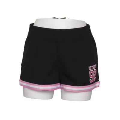 Sports shorts (Black, Pink) from Sister