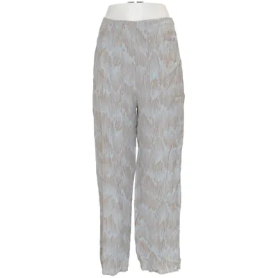 Palazzo pants (Blue, Beige) from The Editor's Market