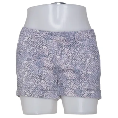 Shorts (Bik Bok, stretchiga shorts, somriga, summer, lila, purple, 98 % bomull, dam, storlek S eller 36, samt passar storlek 170 / 176) från Bik Bok Bomull, Elastan