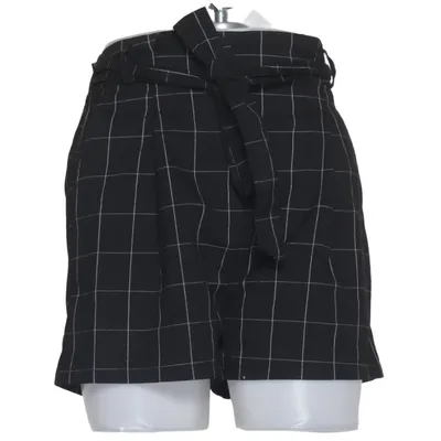 Korte broek (Zwart, Wit) van Cropp