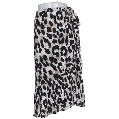 Wrap skirt (Black, Beige, White) from Pernilla Wahlgren