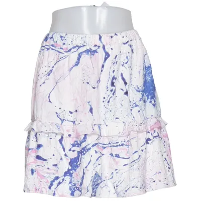 Jupe (Blanc, Bleu, Rose) de Mayla Stockholm