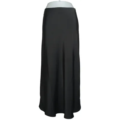 Långkjol (Svart) från M-KAE Polyester