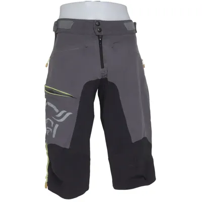 Outdoor shorts (Fjora) from Norrøna