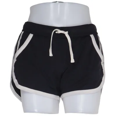 Sports shorts (Black, White) from Super.Natural