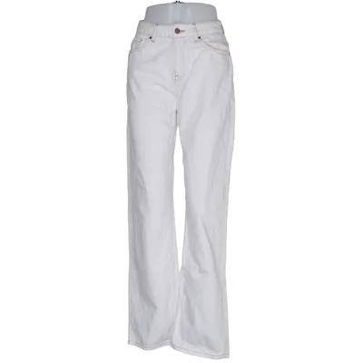 Jean (Emilie Briting) de Emilie Briting x NA-KD Coton