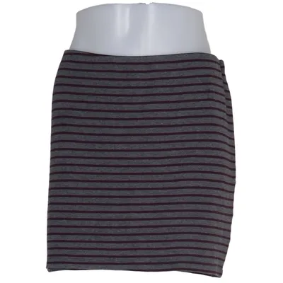 Skirt (Gray, Red) from Clockhouse by C&A