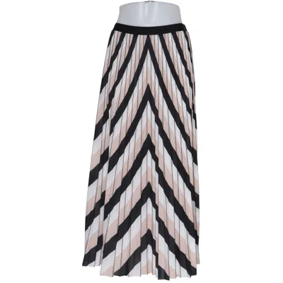 Jupe (Noir, Blanc, Beige) de Mango