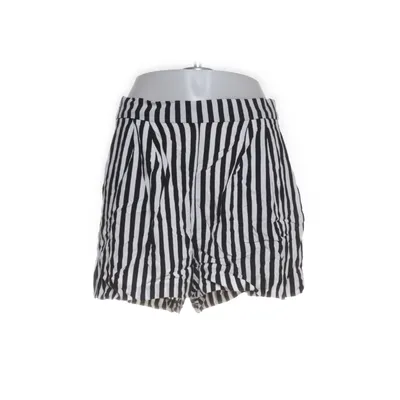 Korte broek (Wit, Zwart) van H&M Viscose