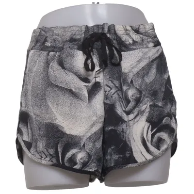 Pajama shorts (Black, White) from BLK DNM