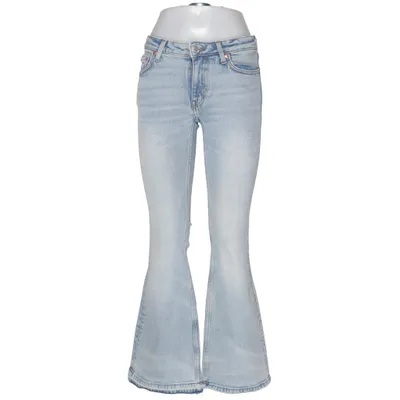 Jeans (Flame Low Flared Jeans) från Weekday Bomull, Elastan, Polyester