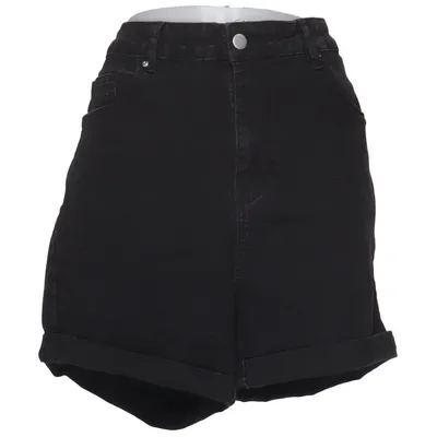 Denim shorts (Zwart) van Shein Curve