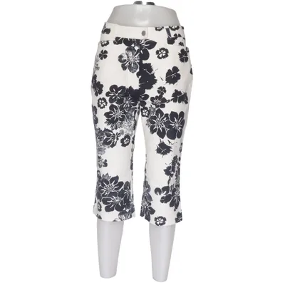 Three-quarter pants (White, Black) from Lindri Cotton, Elastane