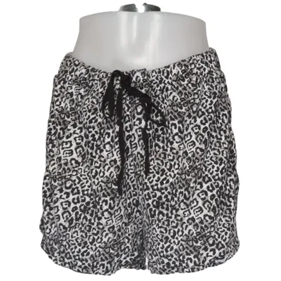 Pajama shorts (Black, White) from Janina