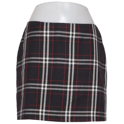 Kjol (Svart, Röd, Vit) från Divided by H&M Polyester, Viskos