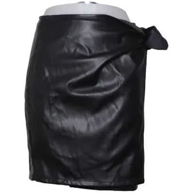 Wikkelrok (Tied Waist PU Skirt) van Karo Kauer x NA-KD Polyester, Polyurethaan