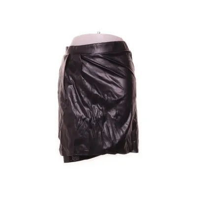Kjol (Leatherlook Slit Skirt) från NLY One Polyester, Polyuretan, Elastan