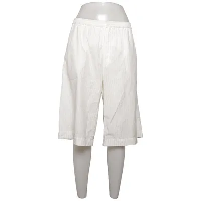 Short (Domino Tan) de Mark Kenly Dominotan