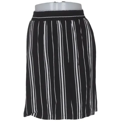 Jupe (Noir, Blanc) de Zero Viscose