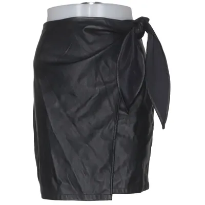 Wikkelrok (Tied Waist Pu Skirt) van Karo Kauer x NA-KD Polyester, Polyurethaan