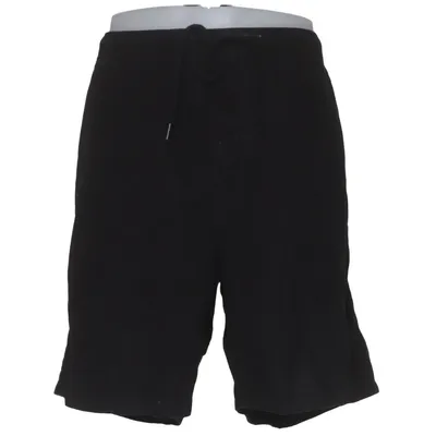 Short (Regular Fit, H&M shorts, black shorts, casual shorts, oversized shorts, regular fit shorts, comfy shorts, minimalist fashion, streetwear shorts, athleisure style, everyday wear, lounge shorts, sporty casual style, soft shorts, unisex fashion, relaxed fit, casual summer outfit, urban streetwear, basic wardrobe essential, black streetwear, comfy everyday clothing, neutral style, modern casual wear y2k fashion, tiktok style, streetwear aesthetic, pinterest outfit inspo, oversized fit, casual core, clean aesthetic, minimal fashion, relaxed streetwear, skater style, sporty vibes, viral tiktok fashion, cozy outfit, laid back fashion, dark aesthetic, everyday aesthetic, modern athleisure, normcore style, soft grunge, unisex outfit, comfy aesthetic, urban fashion, hype casual, 2000s style, trendy casual wear, cool streetwear, gym casual look, effortless style, neutral outfit aesthetic, lifestyle fashion) de H&M Coton, Polyester