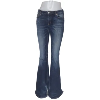 Jeans (Flame Low Flared Jeans) från Weekday Bomull, Elastan, Polybutylen