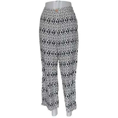 Culottes (Noir, Blanc) de MyWear Woman Viscose