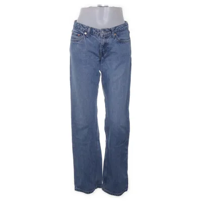 Jeans (Arrow Low Straight Jeans) från Weekday Bomull