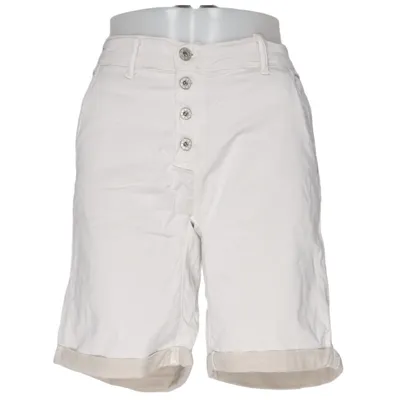 Shorts (Beige) from Piro Cotton, Elastane, Lyocell