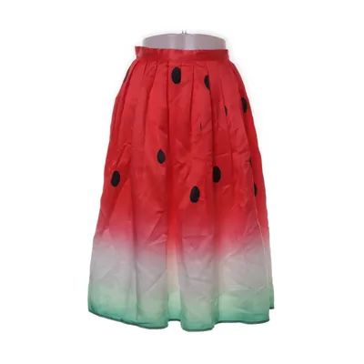 Kjol (Röd, Grön, Vit, Svart) från Chicwish Polyester