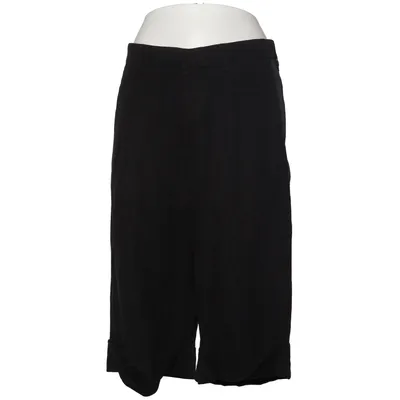 Shorts (Black) from By the No
