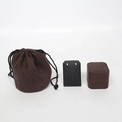 Örhängen (Guldfärgad, Vit) från Ani Okänd metall