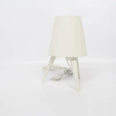Bordslampa (Vit) från Rusta
