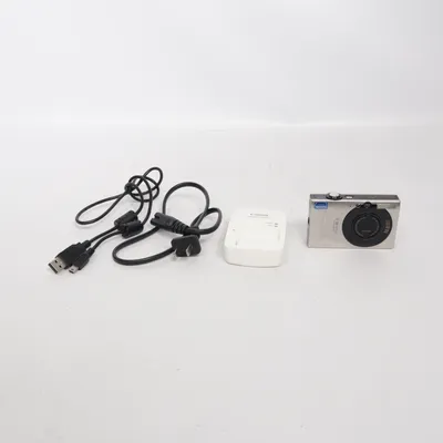 Digital compact camera (Ixus 85 Is) from Canon