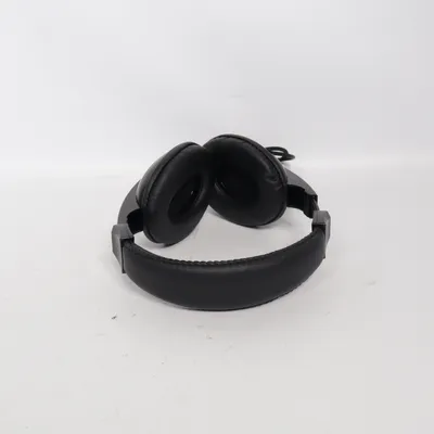 Headphones (Black, Green) from Deltaco