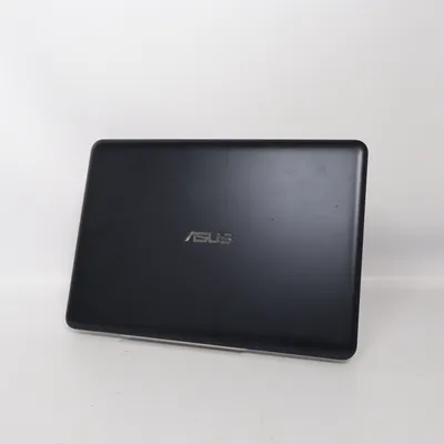 Bærbar computer (R417w) fra Asus