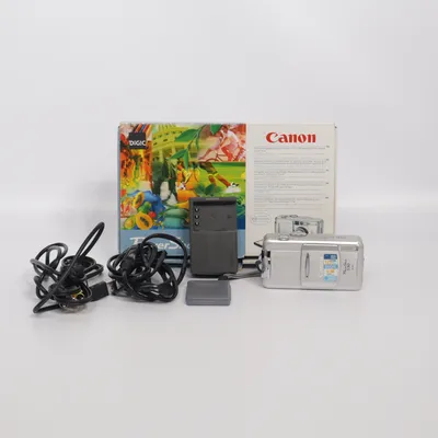Digital compact camera (PowerShot S50) from Canon