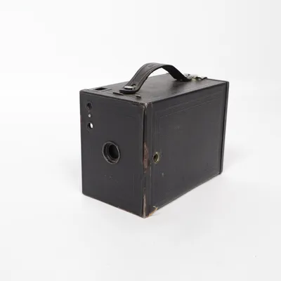 Analog kompaktkamera (No. 120 Brownie) från Kodak