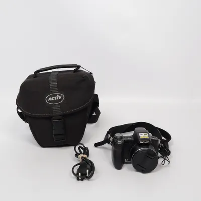 DSLR camera (DSC-H50) from Sony