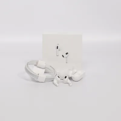 AirPods (AirPods (3rd generation)) från Apple