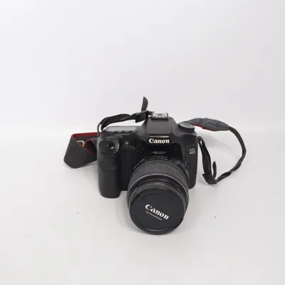 DSLR camera (DS126171) from Canon