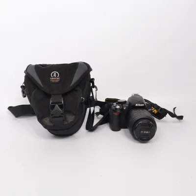 Systemkamera (D3100) från Nikon