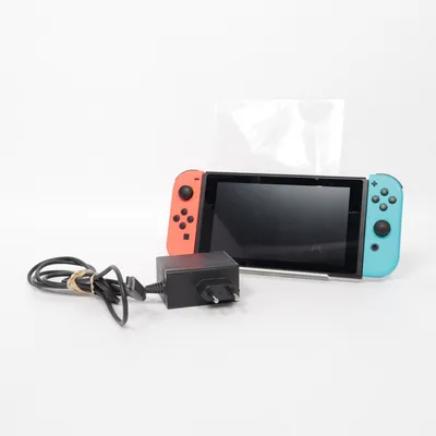 Spelkonsol (Svart, Blå, Röd)