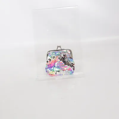 Portmonnä (pink purse, pink coin purse, sequin purse, sequin coin purse, pink sequins, hot pink, neon pink, bright pink, sparkly purse, glitter purse, shimmering bag, mini purse, tiny purse, small purse, coin pouch, coin wallet, change purse, clasp purse, kiss lock purse, kiss lock wallet, metal frame purse, retro purse, vintage style purse, vintage inspired, Y2K purse, Y2K accessory, Y2K fashion, 2000s style, 2000s fashion, 90s style, retro accessory, girly, girly aesthetic, coquette, coquette aesthetic, Barbiecore, Barbie aesthetic, Barbie pink, dollcore, doll aesthetic, princesscore, princess aesthetic, fairycore, cute purse, kawaii, kawaii purse, cute accessory, statement accessory, statement purse, glam, glamorous, glamcore, maximalist, maximalist fashion, sparkle aesthetic, glitter aesthetic, disco, disco style, disco aesthetic, party purse, party accessory, festival accessory, festival fashion, rave accessory, rave fashion, clubwear, club accessory, nightlife, going out accessory, evening purse, mini evening bag, fun accessory, funky accessory, quirky fashion, playful fashion, bold accessory, colorful accessory, feminine accessory, pink aesthetic, hyperfeminine, hyper feminine fashion, baddie aesthetic, pop girl aesthetic, popstar style, celebrity style, nostalgic fashion, nostalgia, retro glam, kitsch, kitschy fashion, camp fashion, statement piece, collectible fashion, fashion collectible, unique purse, unusual purse, rare style, pursecore, bag charm aesthetic, teen fashion, girls accessory, gift idea, cute gift, stocking filler, TikTok, TikTok fashion, TikTok trending, viral, viral fashion, trending, Pinterest aesthetic, Instagram aesthetic, Depop style, Y2K trending, coquette trending, Barbiecore trending, pinkcore, dopamine dressing, dopamine fashion)