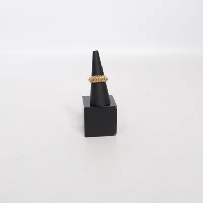 Ring (Guldfärgad) Okänd metall