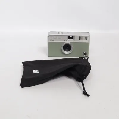 Analog kompaktkamera (Ektar H35) från Kodak