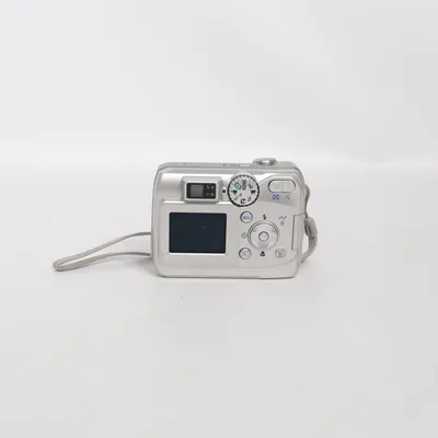 Digital compact camera (Coolpix 3200 obs drivs med vanliga batteriet) from Nikon