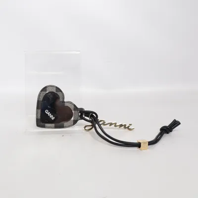 Väsktillbehör (Heart Mirror Bag Charm) från Ganni